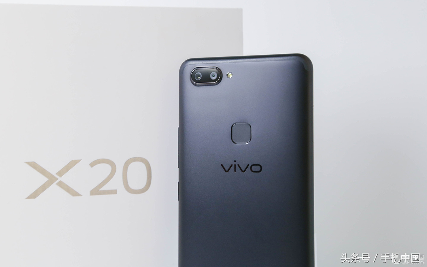 多方位无死角呈现！vivo X20全面屏手机鉴赏