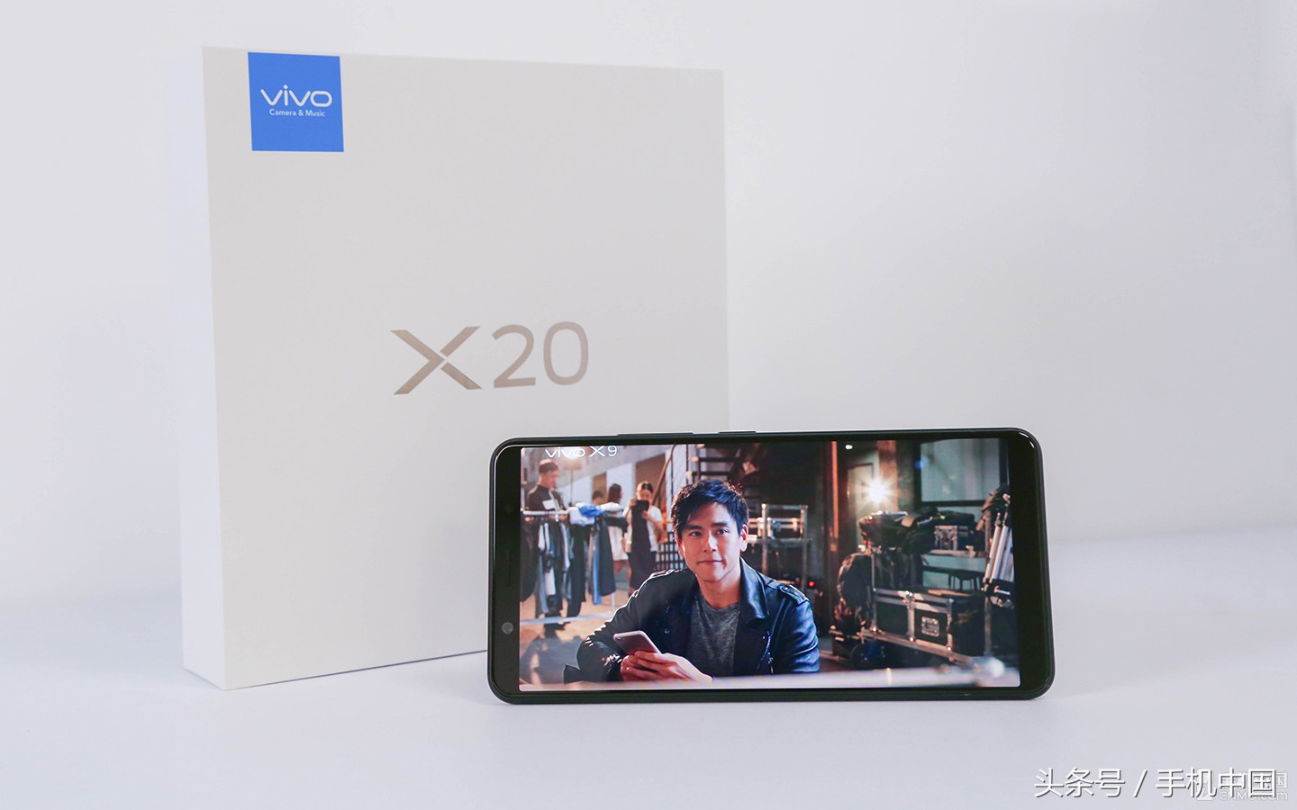 多方位无死角呈现！vivo X20全面屏手机鉴赏