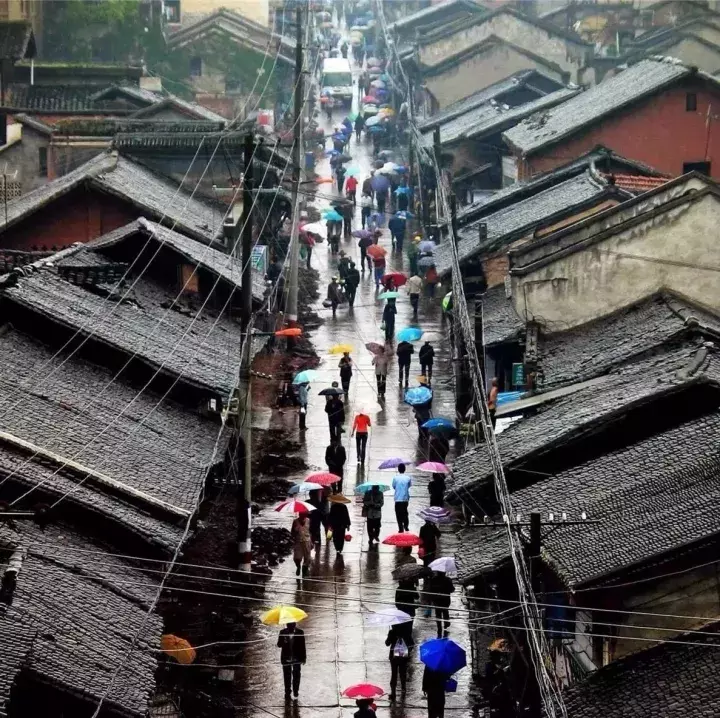距国庆仅剩3天，<a href=http://www.yn167.com/tags/89.html target=_blank class=infotextkey>成都</a>人请收下这份出游攻略，2-8天看遍绝美风景！