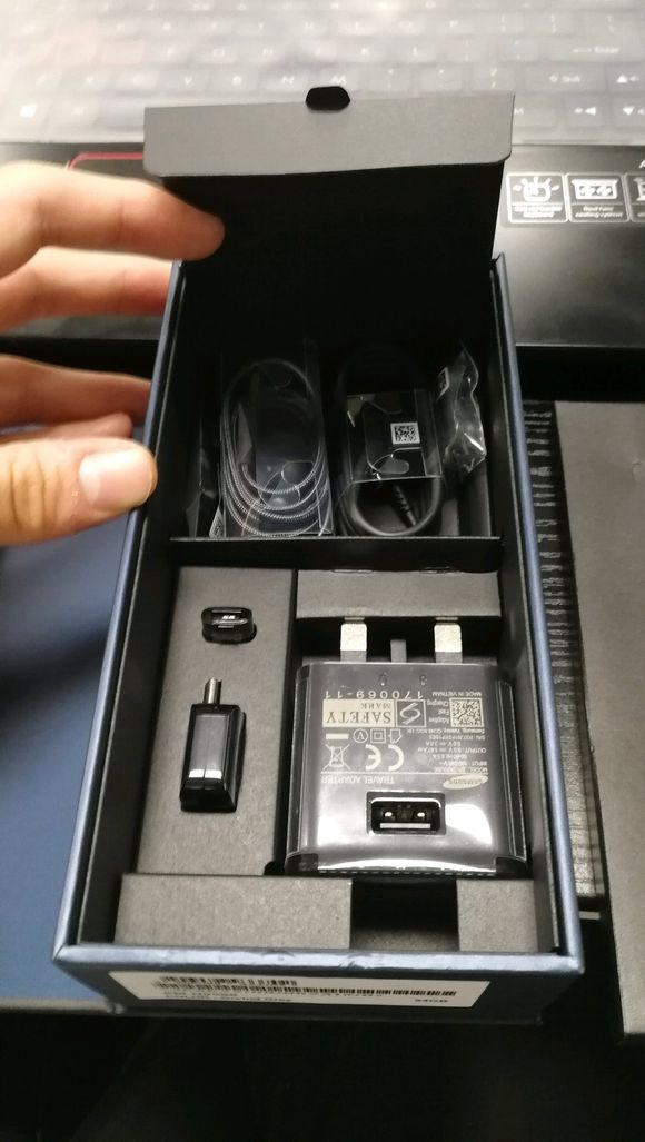 港行三星Galaxy Note8开箱，应用探讨及其顺带刷个行货系统软件