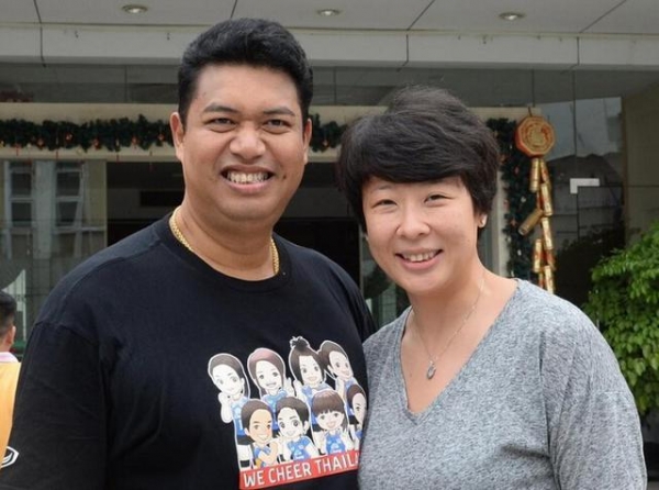她是中国女排大英雄大偶像，嫁50岁泰国排球教父玩跨国婚姻