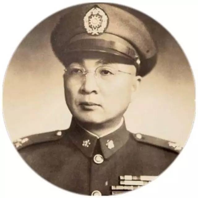 不知道有多少朋友聽說過,他就是國民革命軍第十五集團軍總司令羅卓英