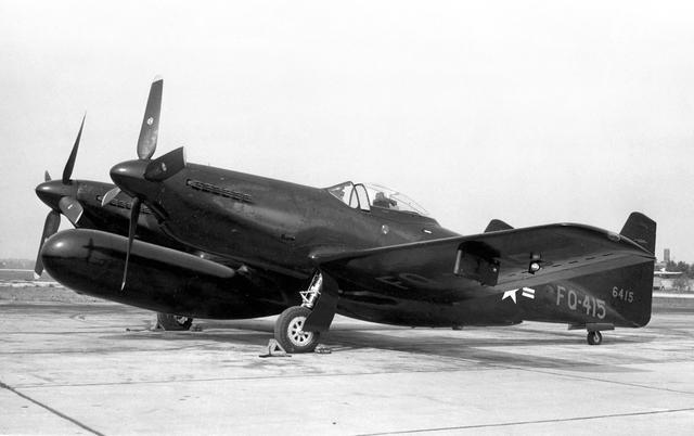 F82战机：飞机中的连体儿