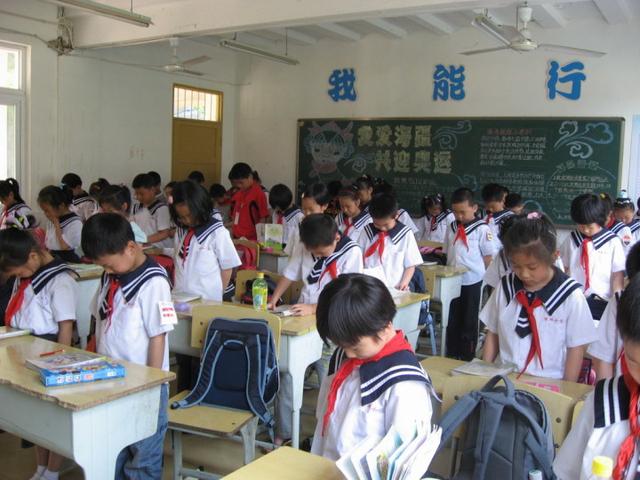 X档案室：辩论！日本校服适合中国学生吗