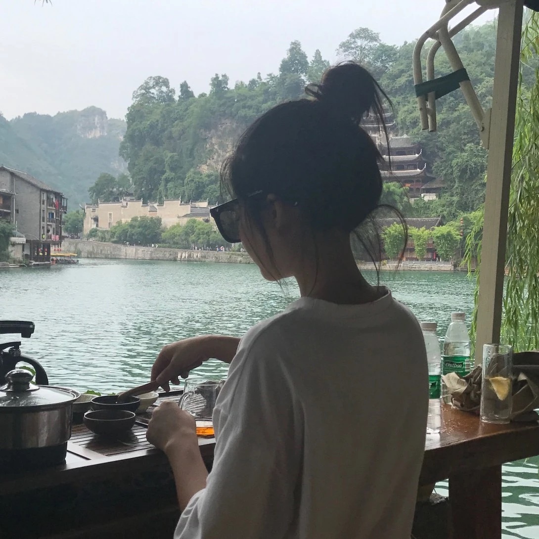 唯美女生背影侧脸头像，一定有你喜欢的