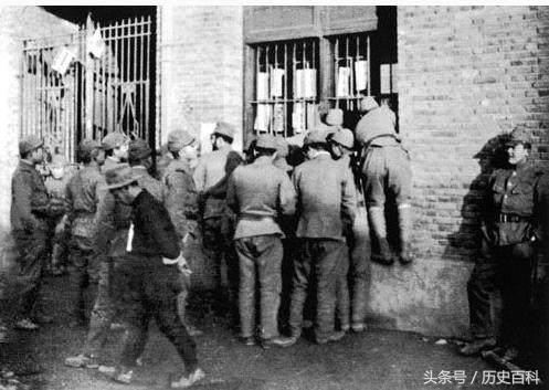 日本鬼子一个炮楼里藏着50名中国妇女，最大25岁最小13岁！