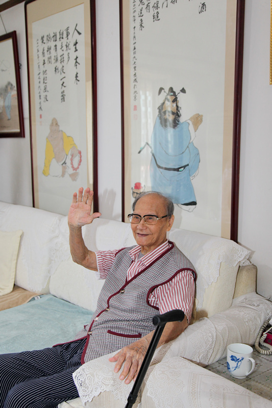 天天漫画网:大师方成《漫画百年从艺路》