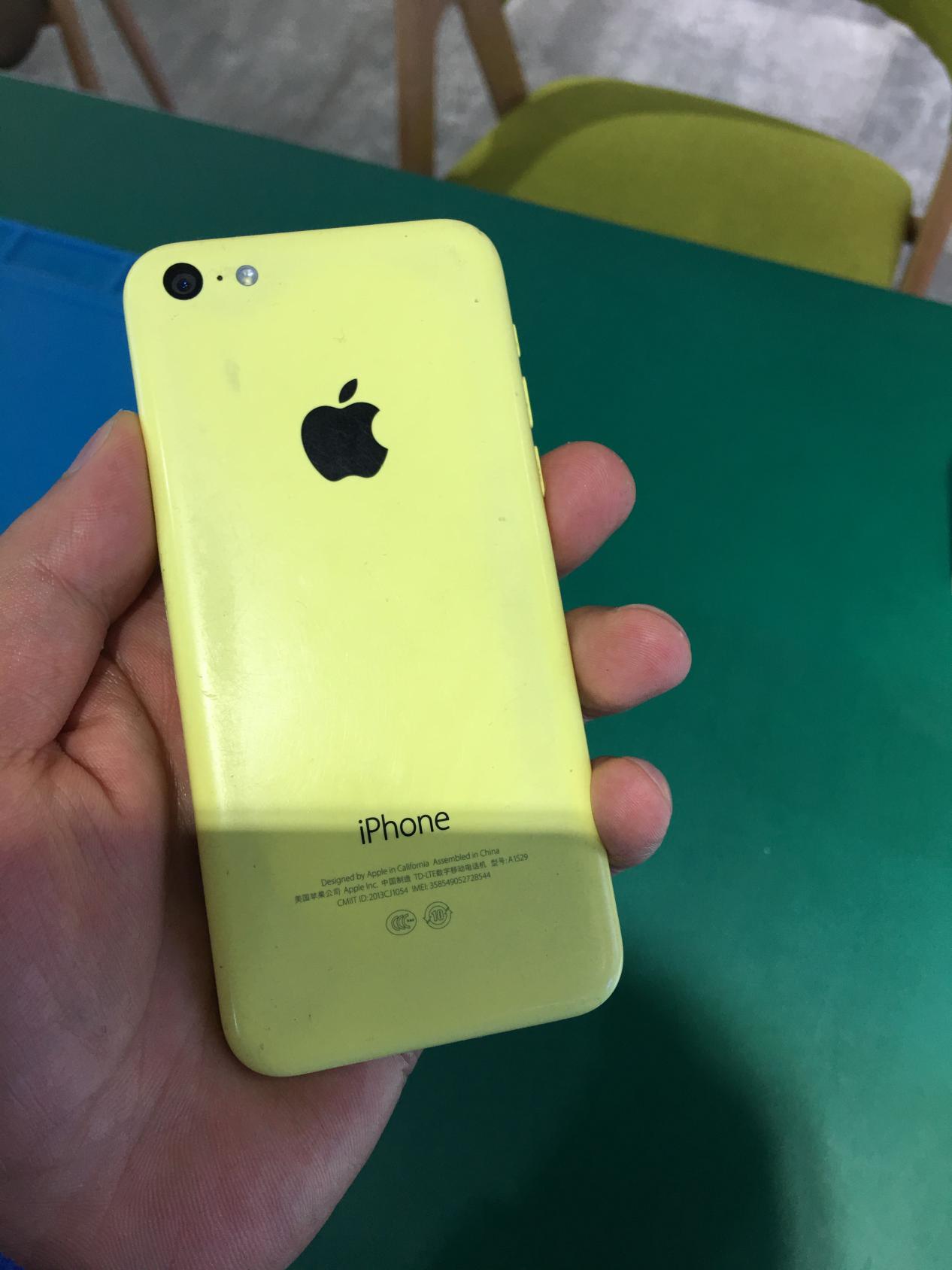 以前年青炫酷的iPhone4C，现在已经是如此样子！