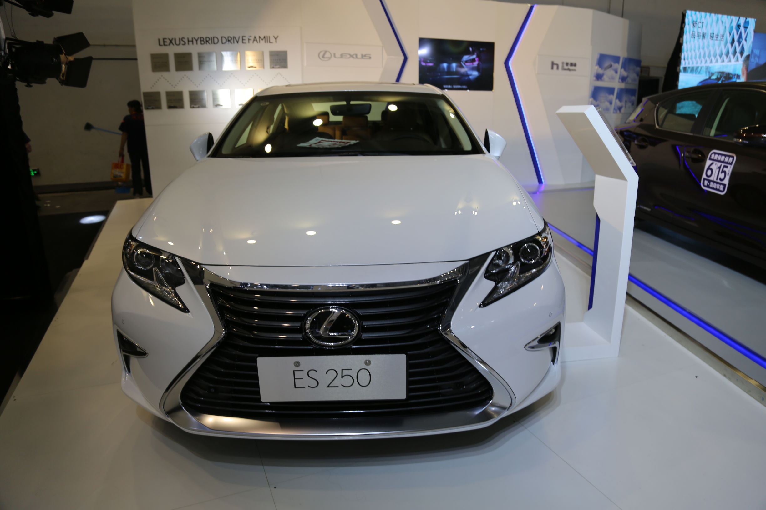 雷克萨斯ES 250，35万级别豪华行政轿车，车展实拍！
