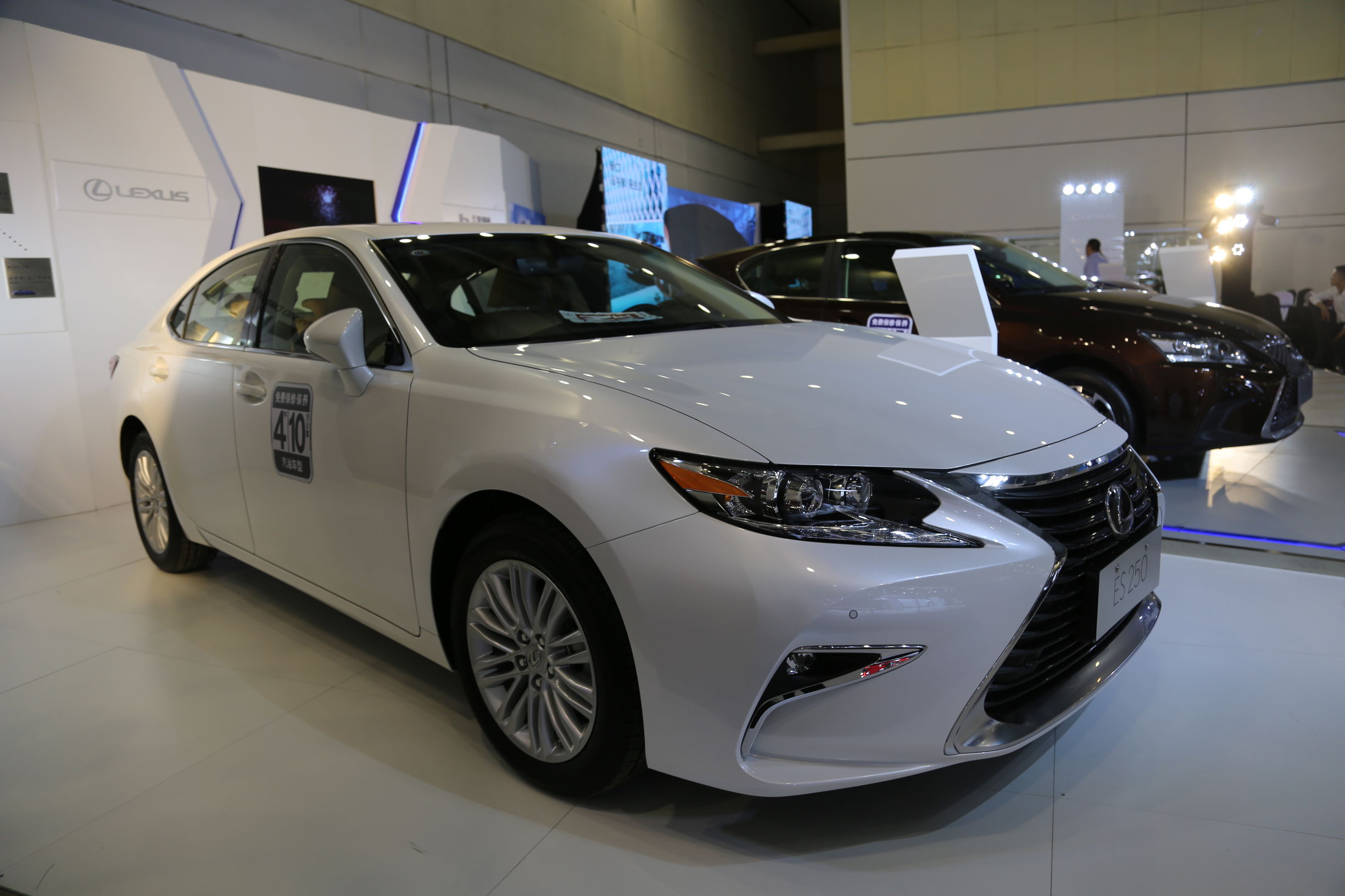 雷克萨斯ES 250，35万级别豪华行政轿车，车展实拍！