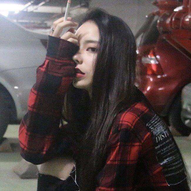 吸烟风格头像 帅气的吸烟头像