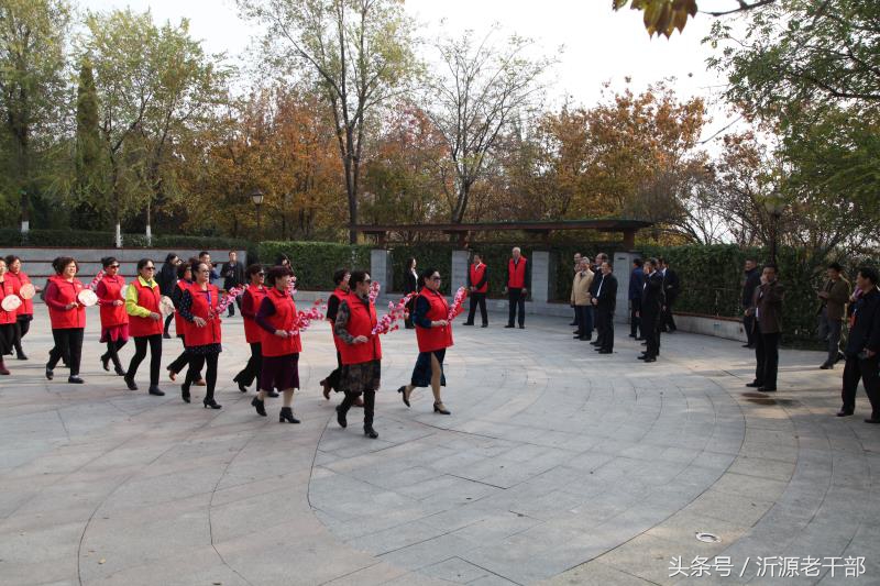 写给老年大学走秀班