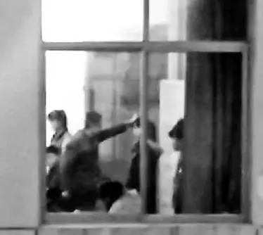 男老师殴打7名女生 扯头发扇耳光 教师体罚学生就能成 严师 了吗 其他 蛋蛋赞