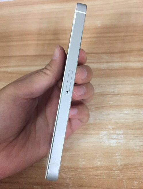 200元买的iPhone5，品相很好，你可以看得出它服现役两年了没有？