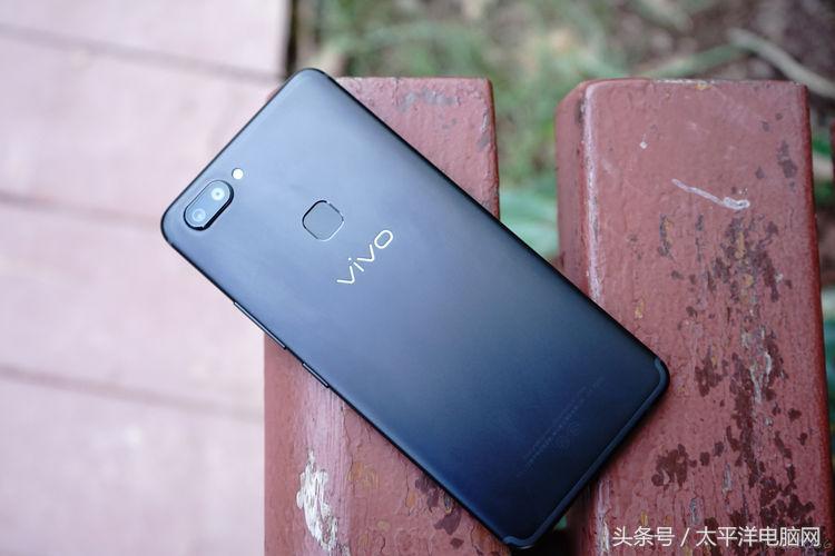 不但是背光照相，vivo X20超薄全屏幕感受