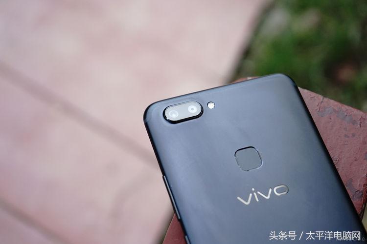 不但是背光照相，vivo X20超薄全屏幕感受