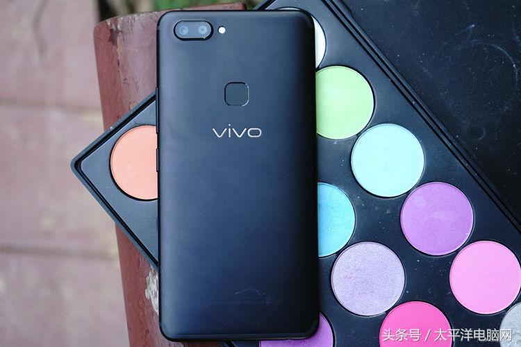 不但是背光照相，vivo X20超薄全屏幕感受