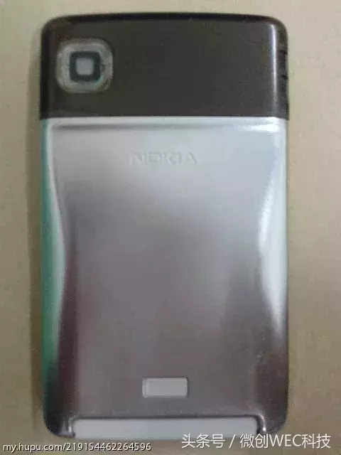 网民的手机上十年未换，全靠一台Nokia，一直撑到现在