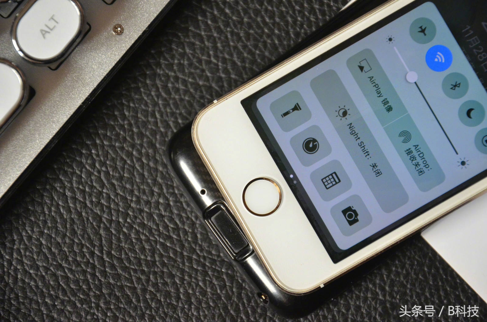 被遗弃的全世界第一款指纹验证手机上！发布时间比iPhone5s还早！