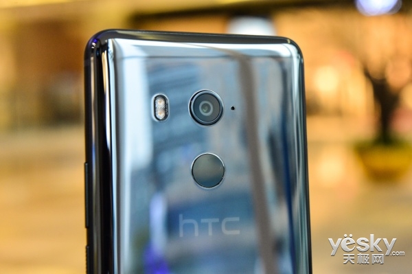 全面提升？一探究竟!HTC U11+评测