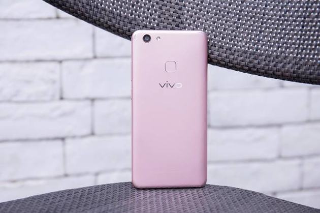 2400万柔光灯知性优雅颜自拍照，vivo Y79值得拥有