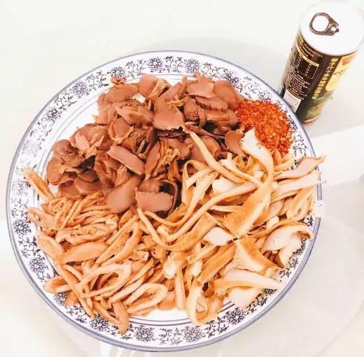 重庆垰垰角角好吃的卤菜都给你找到了，还不快点戳进来！