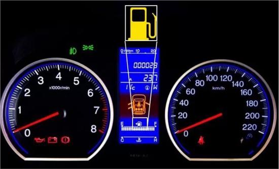 大部分的车主都有疑问，当油表报警汽车能开多远？