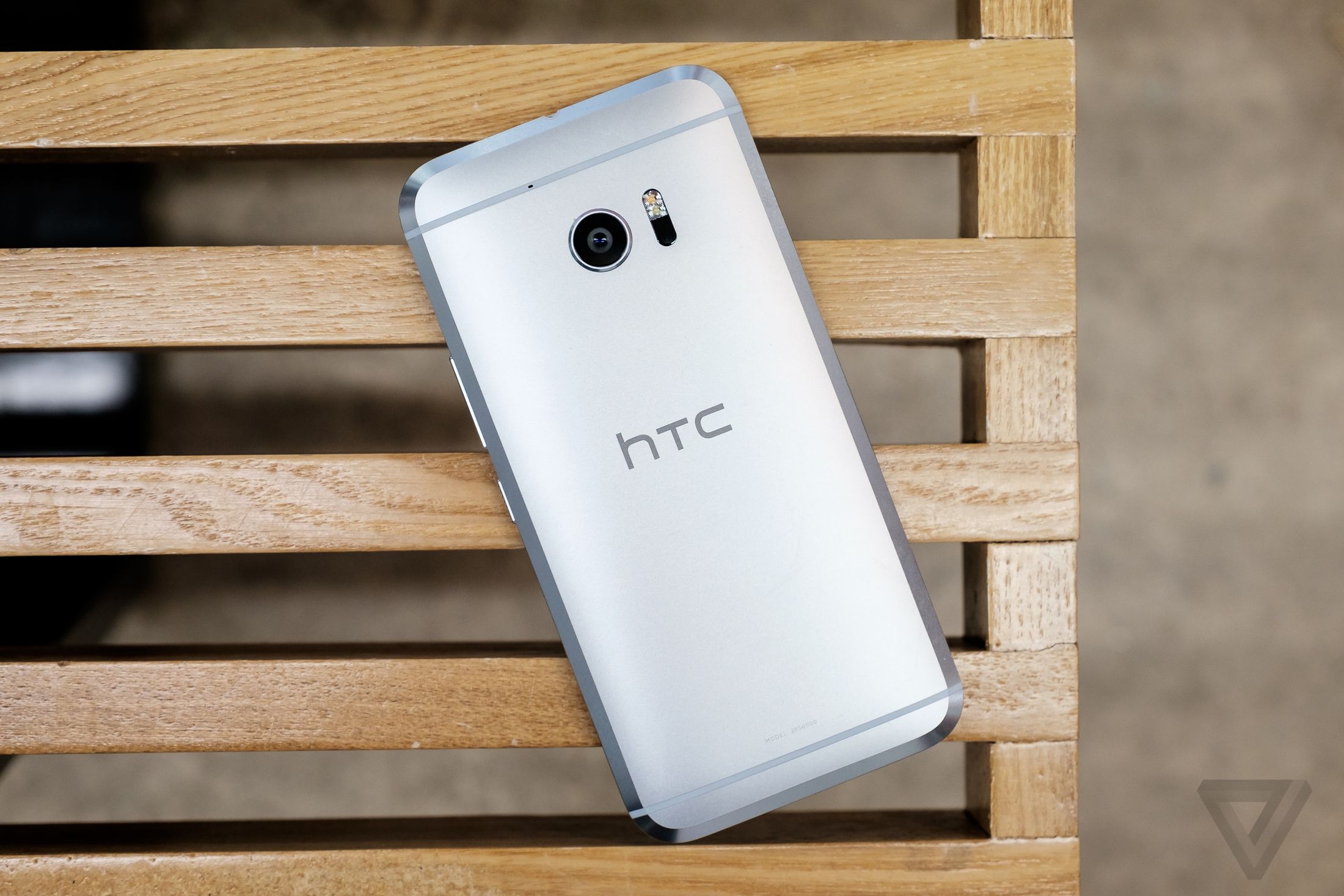 HTC 10 宣布公布：中国发行版配备缩水率，海外版历尽沧桑
