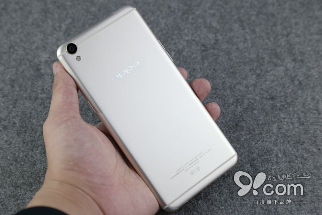 全新升级凝光身材曲线设计方案 OPPO R9 Plus拆箱图赏