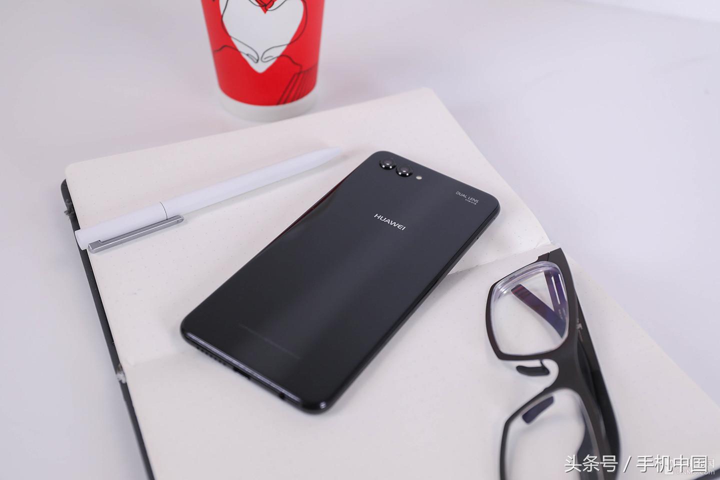 温文尔雅一样的全面屏手机 HUAWEI nova 3s图赏