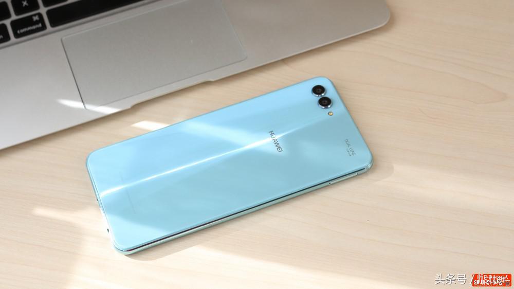 前后左右两千万四摄像镜头造就颜值爆表內外兼顾，HUAWEI nova 3s图赏