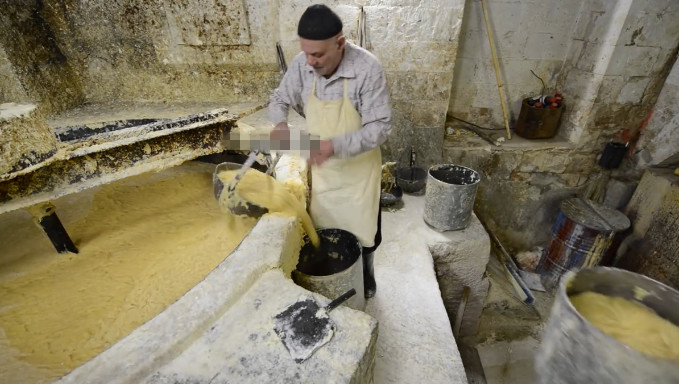 捡肥皂到底是什么意思 看看真正的肥皂该怎么捡