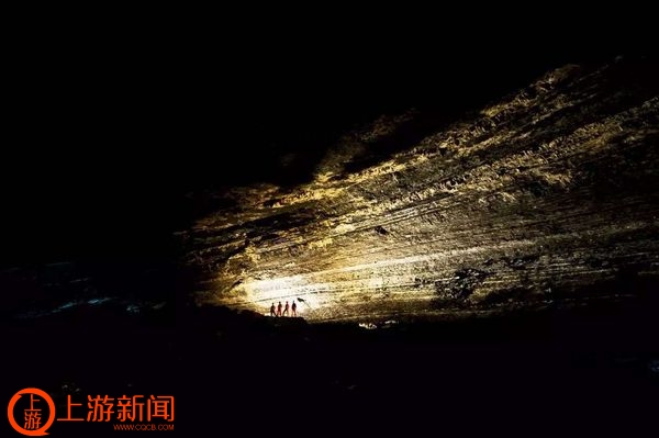 重庆市民探险綦江石壕洞穴 洞中景色美翻了