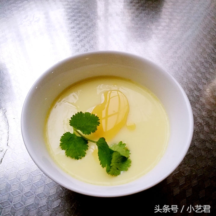 圖片[1]-蒸雞蛋糕的秘密在這里 30年的老手藝大媽告訴我的！-起舞食譜網