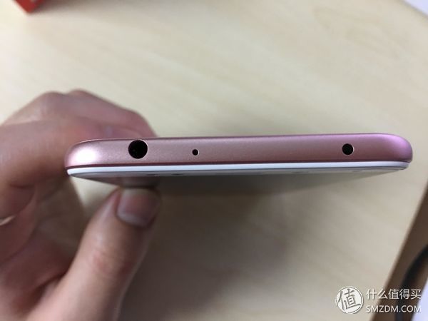 强制全面屏手机？红米note5Plus 先发拆箱 评述