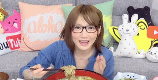 这个姑娘能吃100个寿司，8斤牛肉盖饭，但体重还没过百