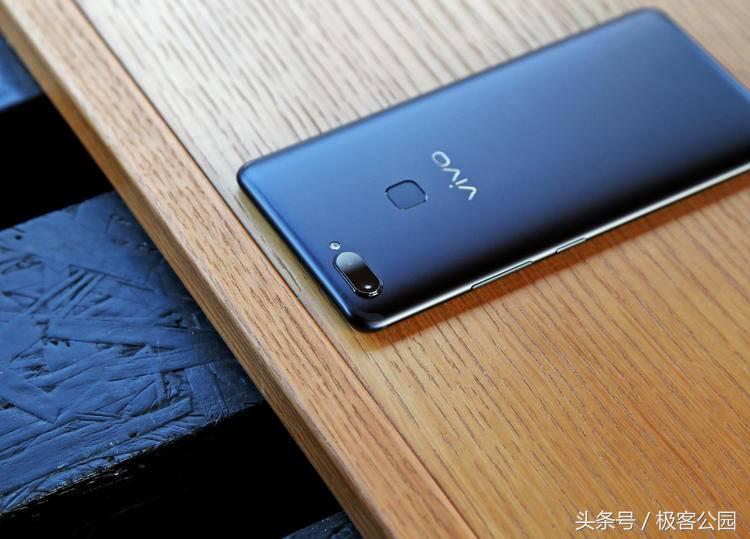 vivo X20 Plus 图赏：更大的全面屏手机，更强的背光照相