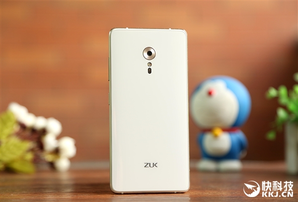 想到ZUK Z2 Pro真机图赏：最薄黑框 真三d夹层玻璃