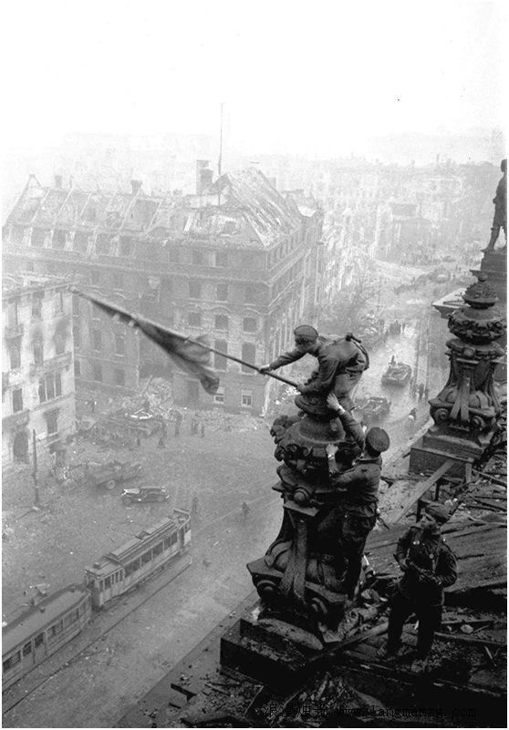 「战史|04.29」是谁把胜利旗帜插在了柏林国会大厦上？