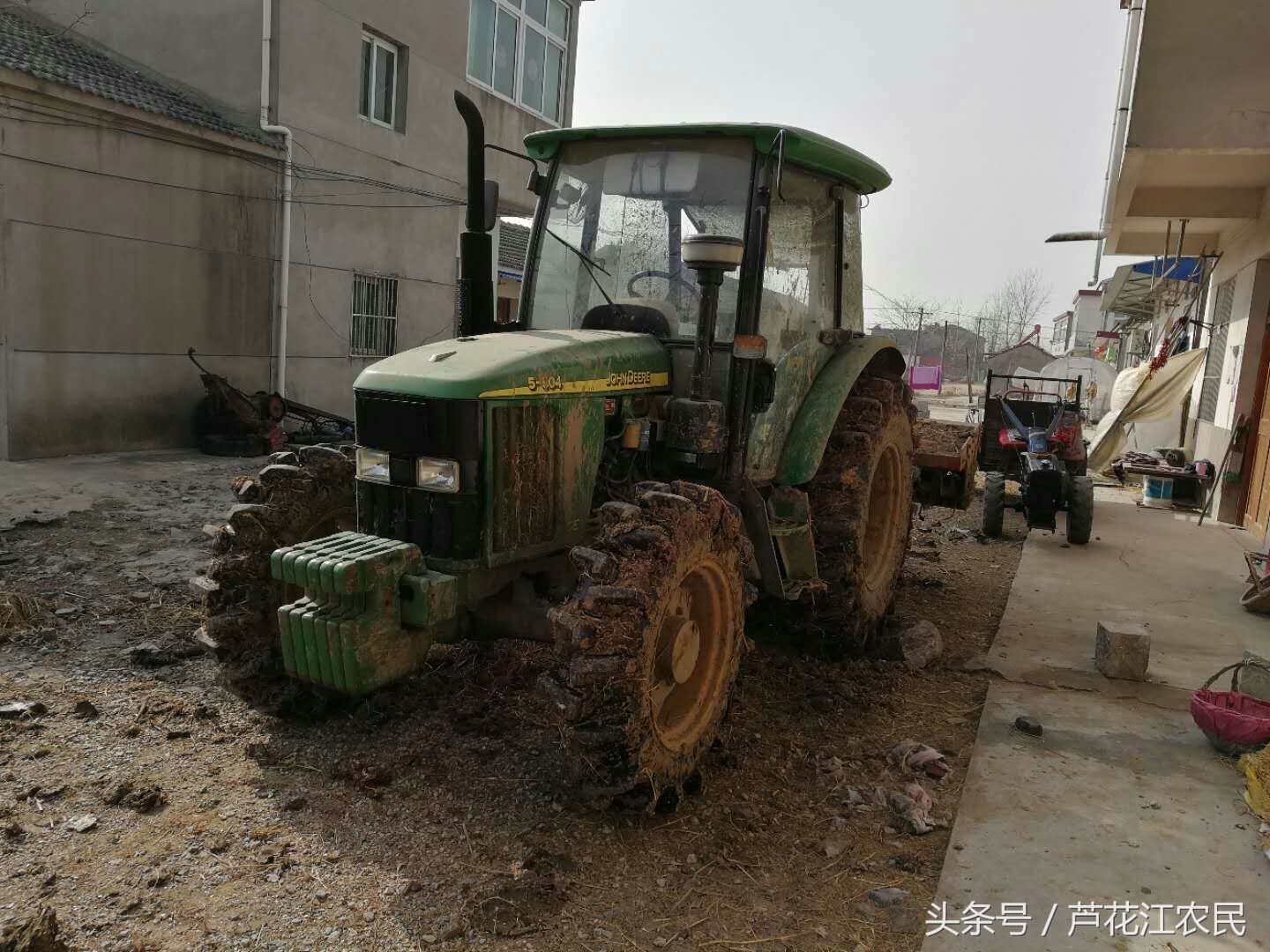 13年的迪爾5—804拖拉機(jī)，現(xiàn)在二手車的行情能賣多少錢了？