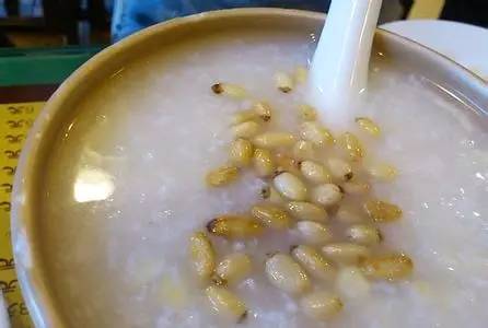 松子的功效与作用，肝血不足，腰痛头晕要常吃