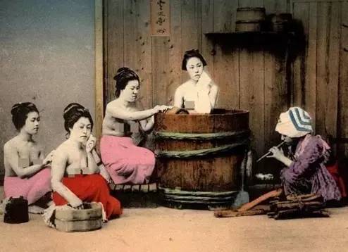 日本澡堂子里的众生相