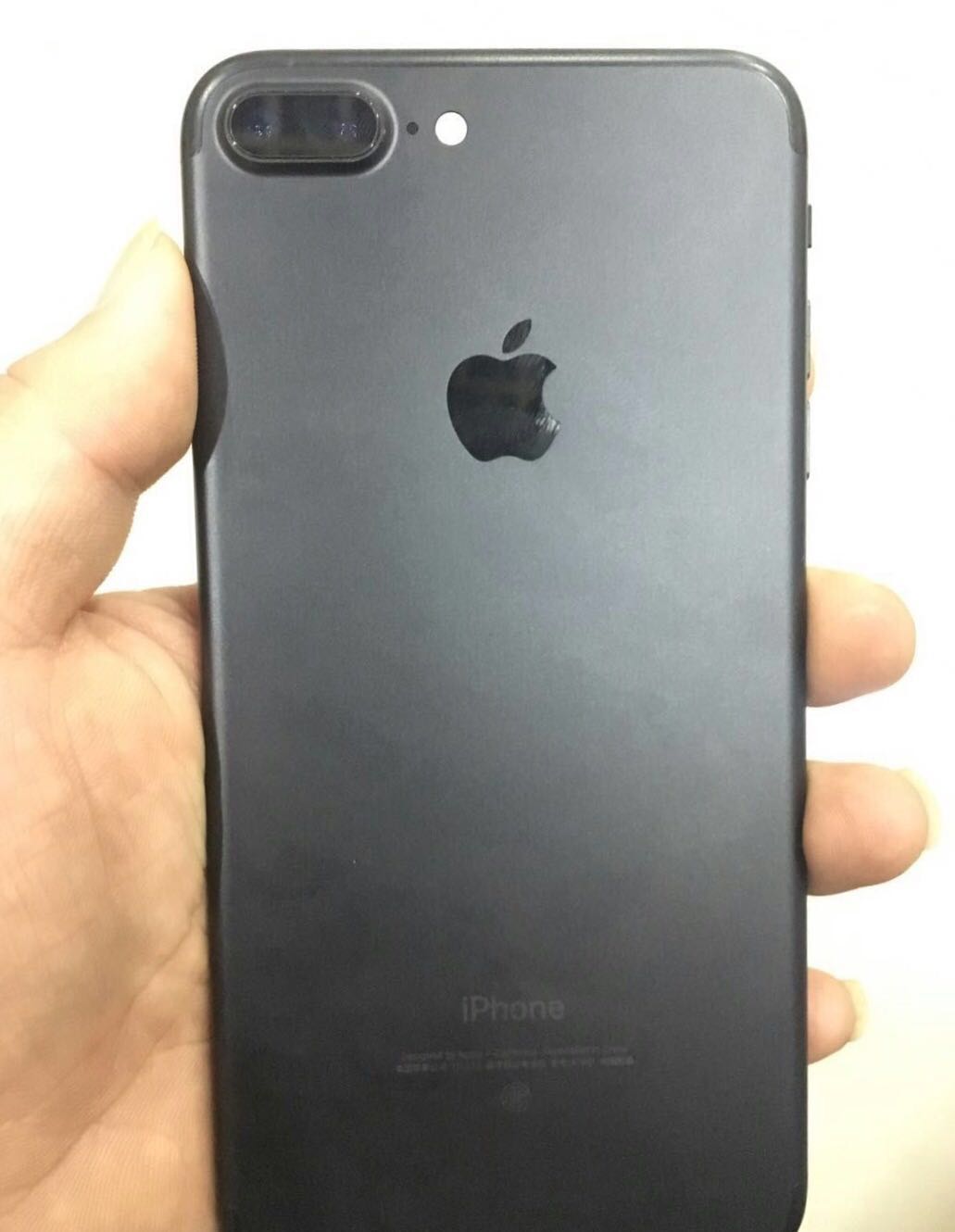 网民入手iPhone7Plus仅花3500元，品相好而且还没有过保！