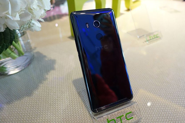 HTC彻底改变中等手机上：骁龙652、全面屏手机无快速充电3299元，月末开售
