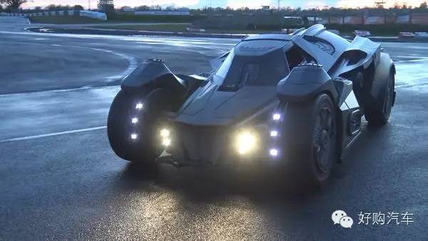 现实版蝙蝠战车，兰博基尼V10发动机，全车身碳纤维设计