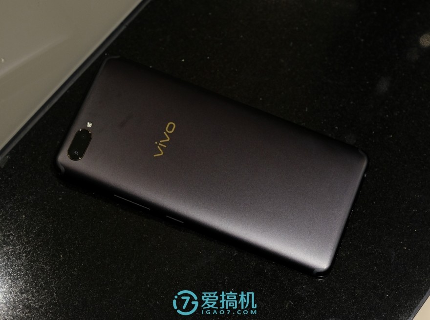 全世界第一款屏下指纹真机！vivo X20Plus屏幕指纹版抢鲜感受！