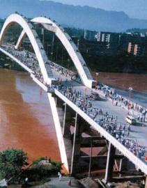 宜宾市南门大桥封闭改造 勾起市民怀旧情感