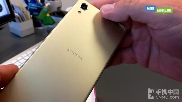 sonyXperia X速率拆箱：骚性的五彩缤纷包裝