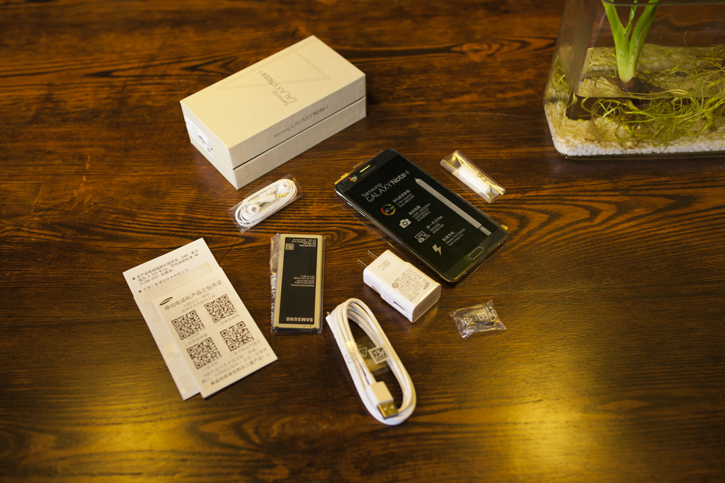 一代經典三星note4图赏:拆式充电电池成绝响