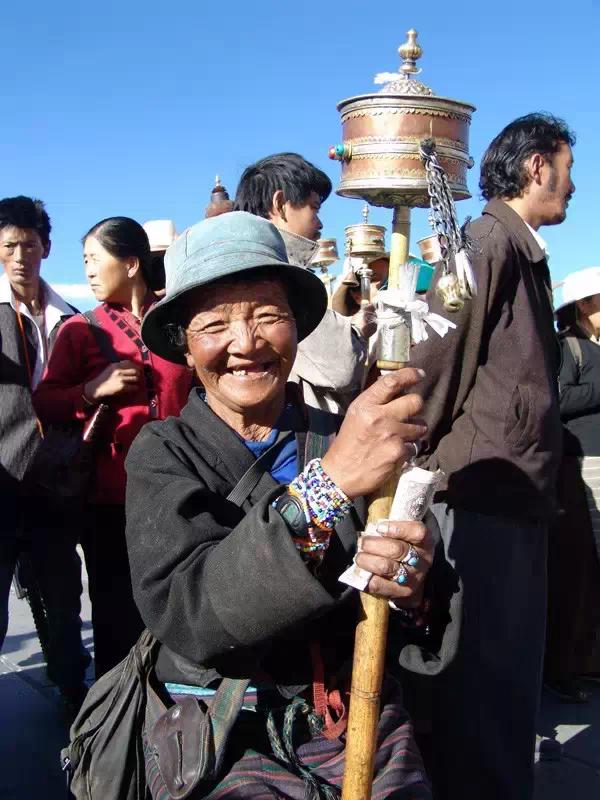 萨嘎达瓦节，传承千年的信仰，西藏最有特色的节日
